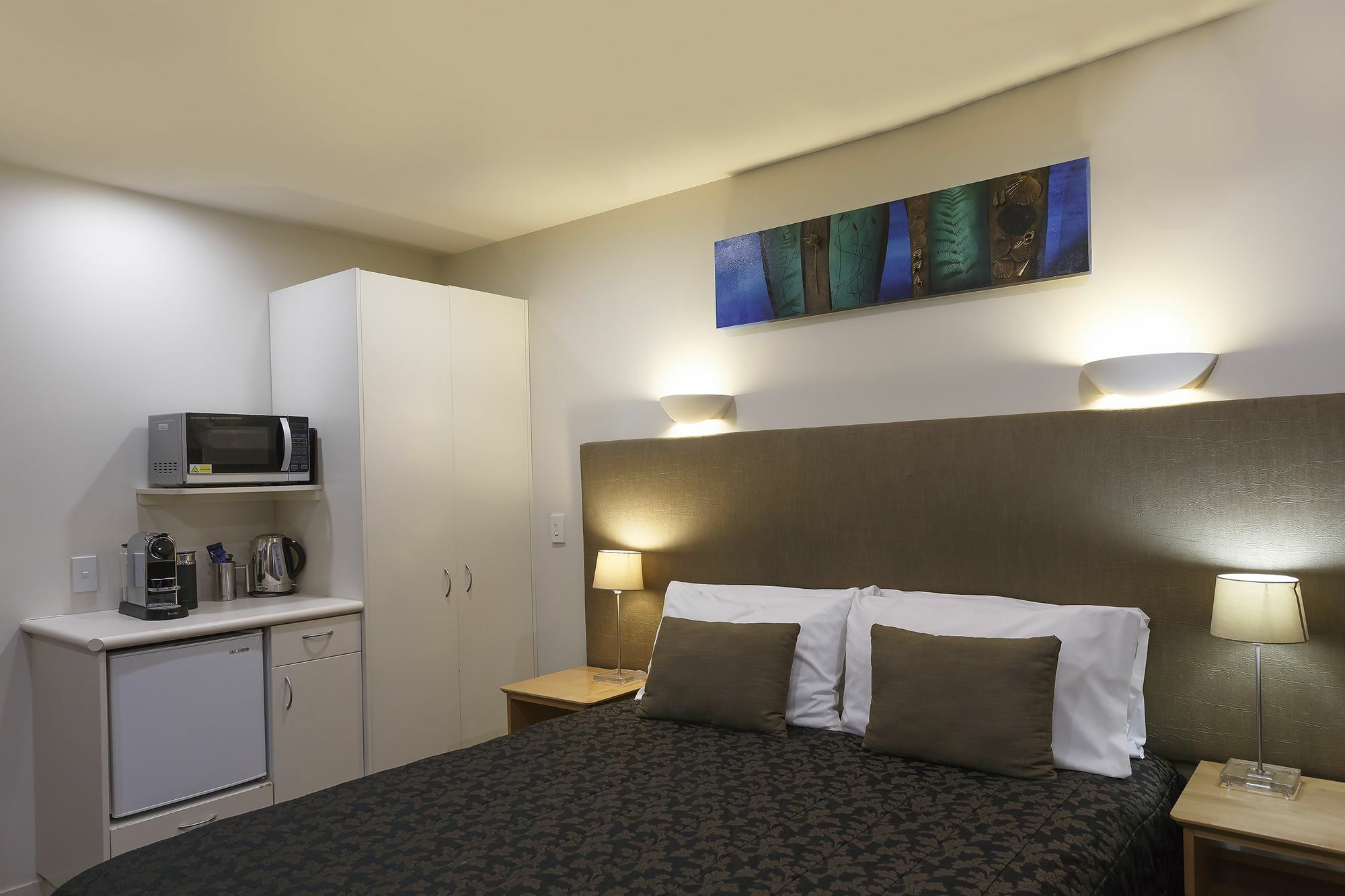 Delorenzo Studio Apartments Nelson Exteriör bild Studio apartment